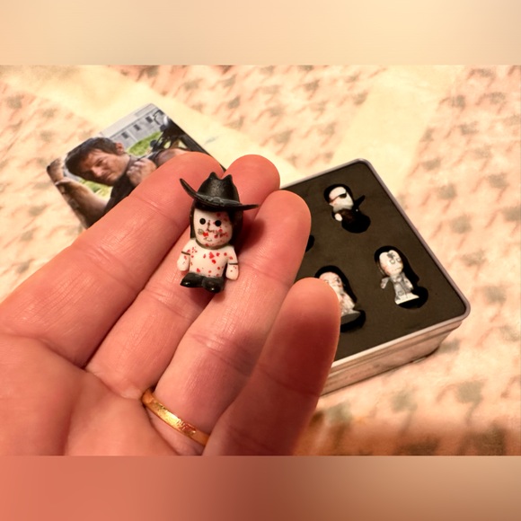 The Walking Dead collection - Picture 5 of 10